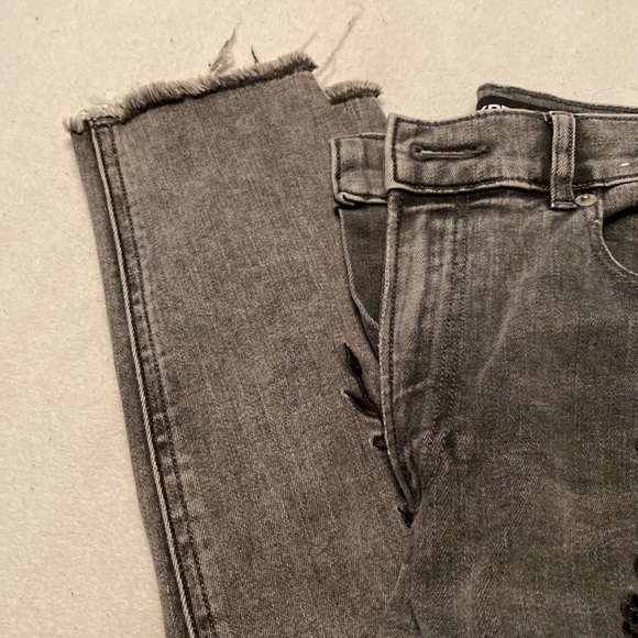 Express Jeans - Picture 3 of 6